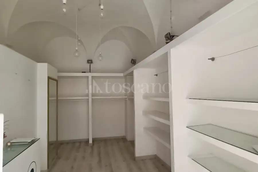 Negozio in affitto di 17 mq a €350 (rif. 36/2024)