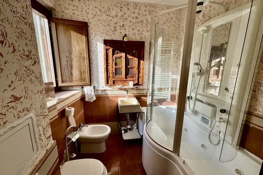 Albergo in vendita di 250 mq a €449.000 (rif. 40/2024)