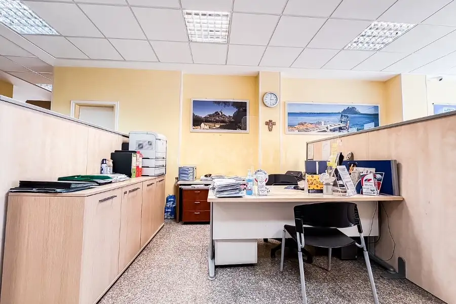 Negozio in vendita di 200 mq a €305.000 (rif. 25/2026)