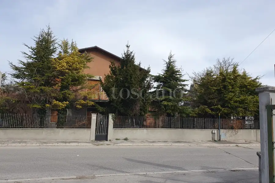 Casa Indipendente in vendita di 460 mq a €220.000 (rif. 31/2024)
