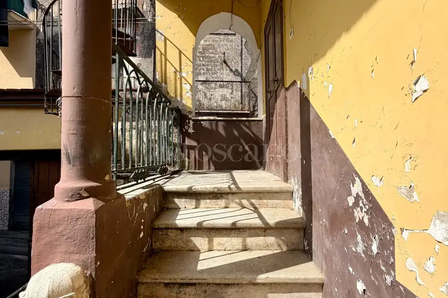 Casa Indipendente in vendita di 246 mq a €70.000 (rif. 152/2026)
