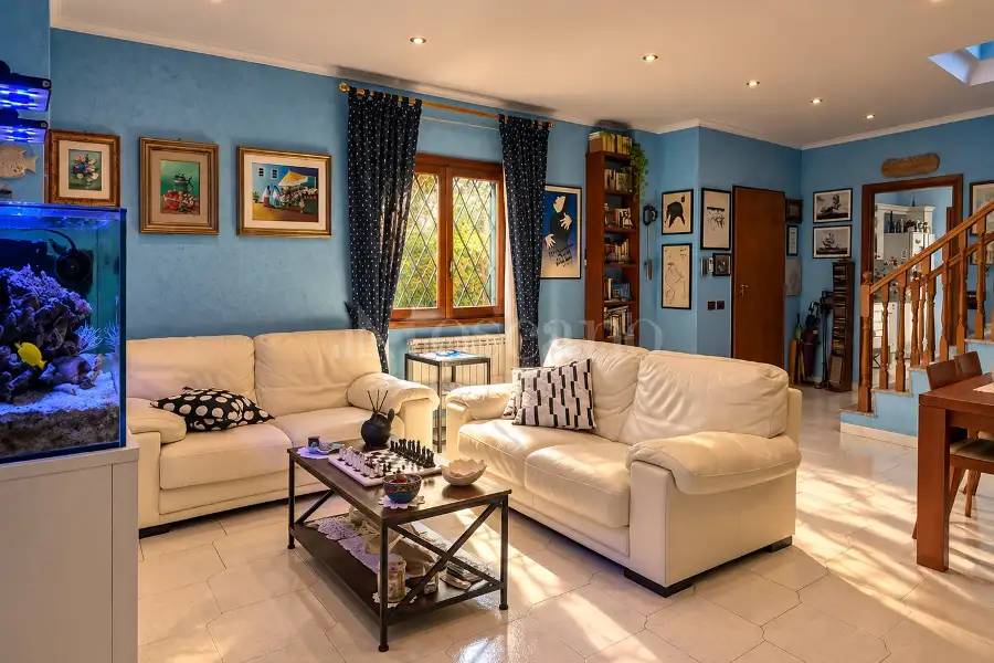 Villa in vendita di 330 mq a €749.000 (rif. 63/2026)