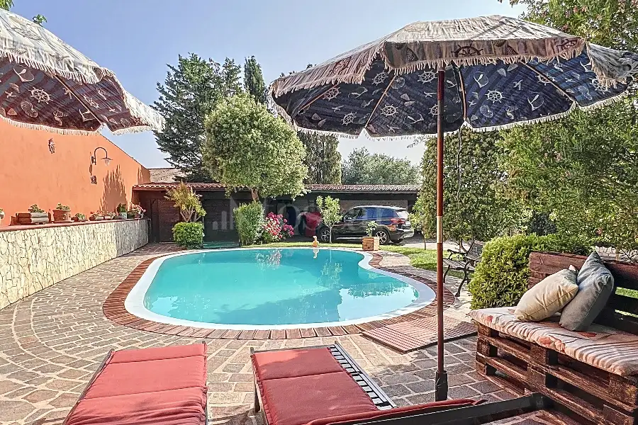 Casa Indipendente in vendita di 330 mq a €590.000 (rif. 82/2025)