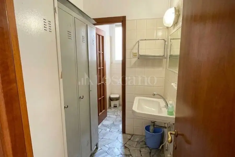 Negozio in affitto di 100 mq a €1.800 (rif. 17/2026)