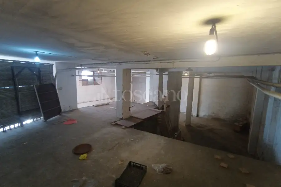 Garage in vendita di 298 mq a €295.000 (rif. 3/2026)
