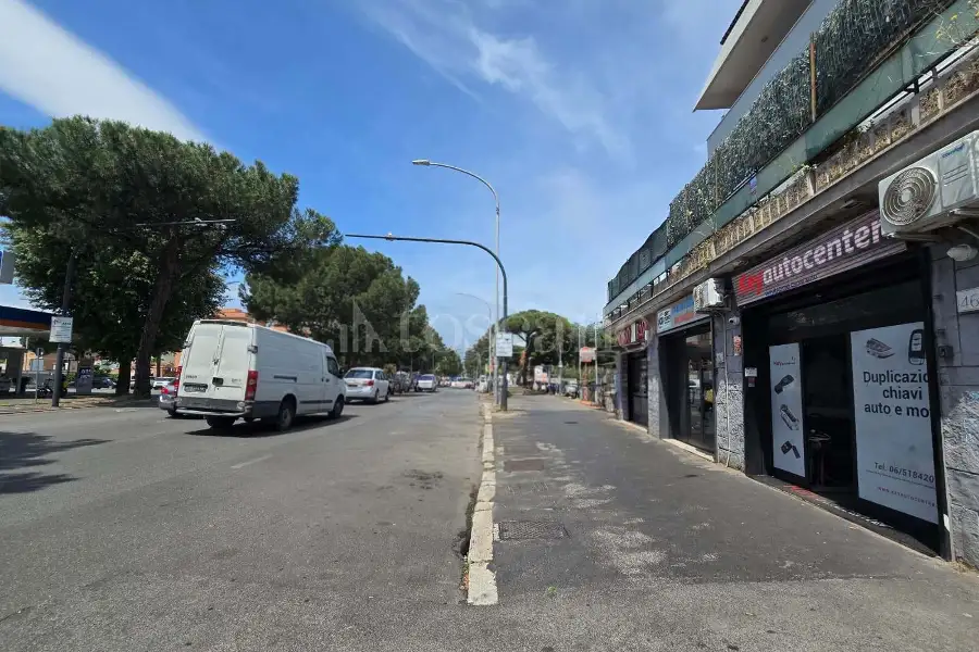 Negozio in vendita di 45 mq a €149.000 (rif. 12/2026)