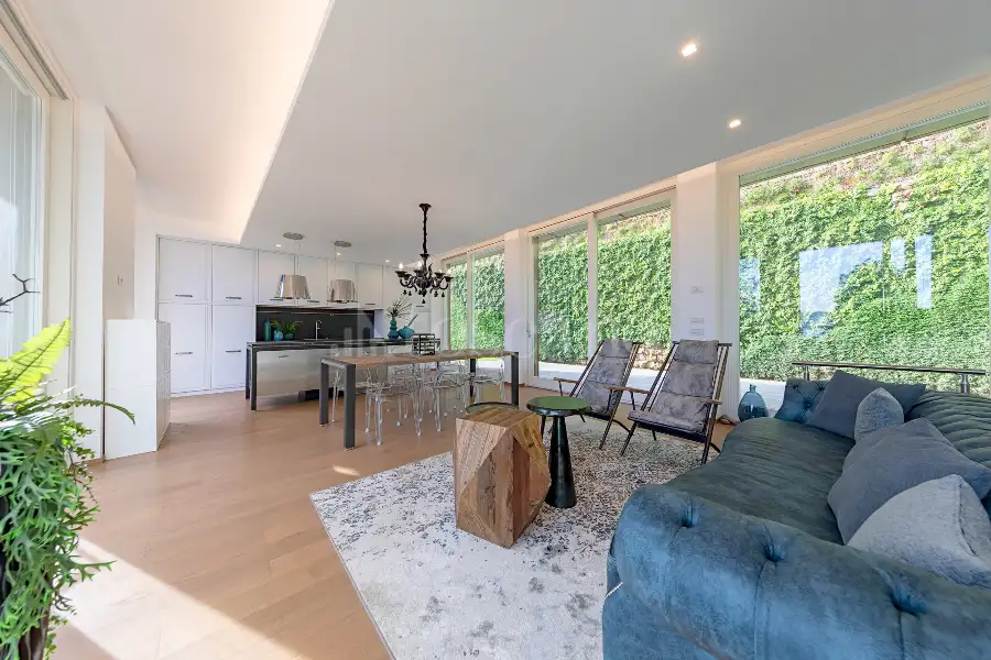 Villa in vendita di 400 mq a €3.700.000 (rif. 31/2024)