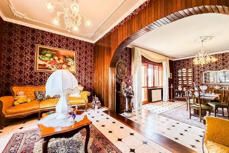 Villa Bifamiliare in vendita di 273 mq a €420.000 (rif. 37/2026)