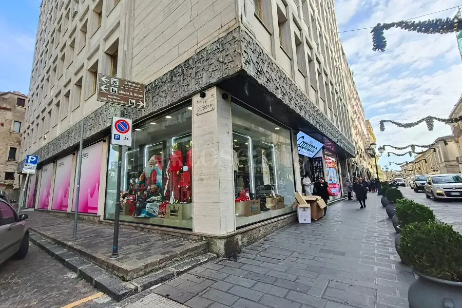 Negozio in vendita di 1.850 mq trattativa riservata (rif. 130/2025)