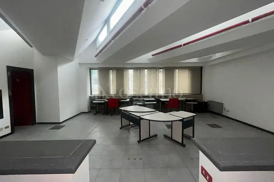 Ufficio in vendita di 239 mq a €229.000 (rif. 4/2026)