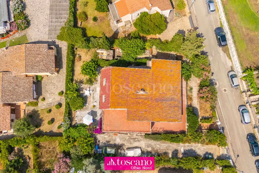 Villa in vendita di 330 mq a €1.500.000 (rif. 42/2026)