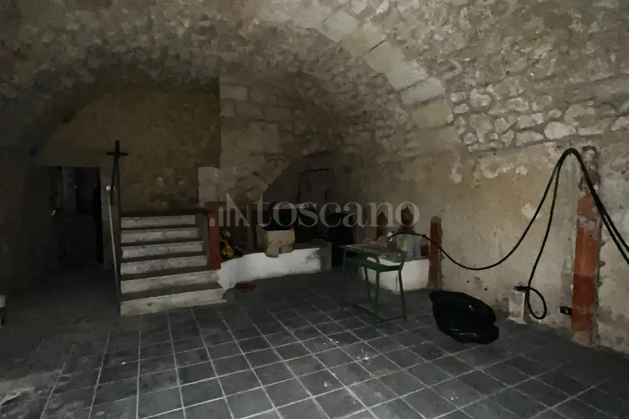 Negozio in vendita di 60 mq a €39.000 (rif. 75/2026)