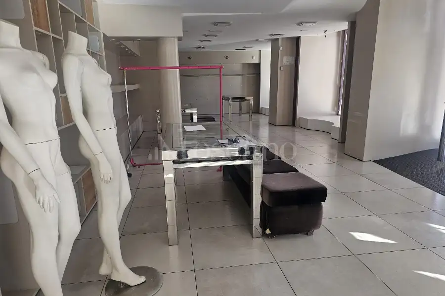 Negozio in affitto di 269 mq a €3.500 (rif. 108/2026)