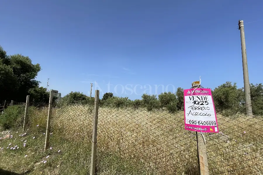 Agricolo in vendita di 3.300 mq a €28.000 (rif. 10/2025)
