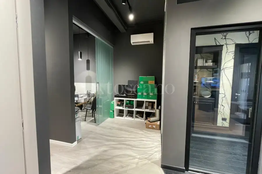 Negozio in vendita di 97 mq a €350.000 (rif. 2/2026)