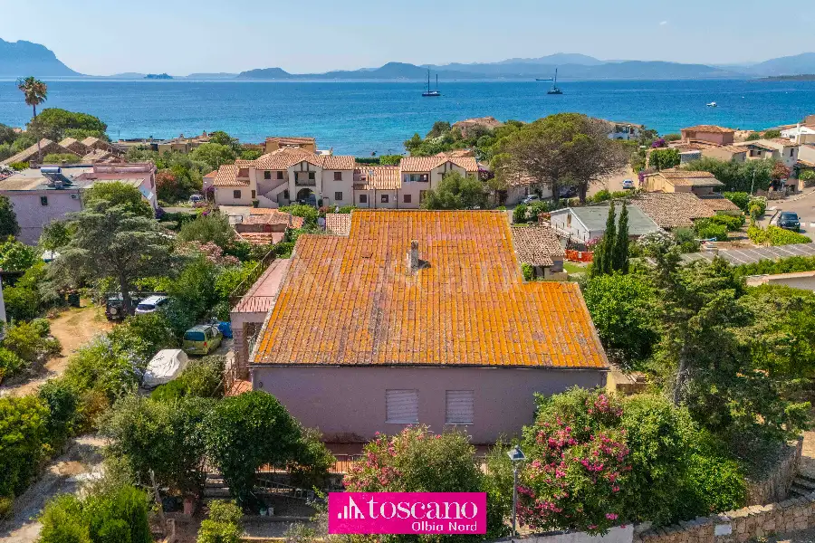 Villa in vendita di 330 mq a €1.500.000 (rif. 42/2026)