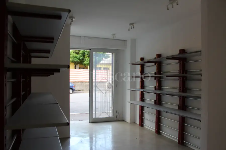 Negozio in vendita di 35 mq a €65.000 (rif. 11/2024)