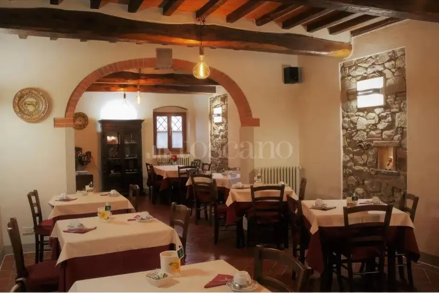 Casale in vendita di 880 mq a €1.080.000 (rif. 22/2025)