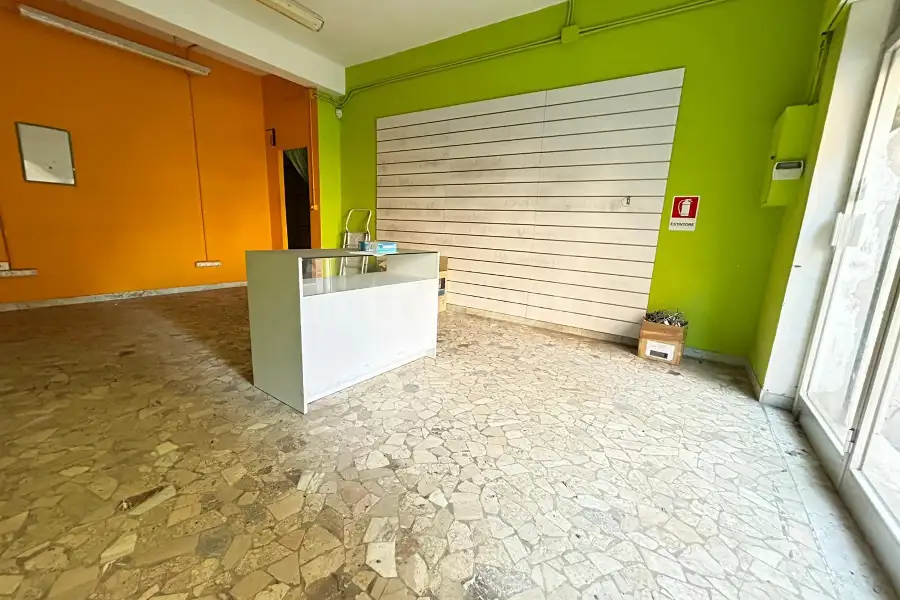 Negozio in affitto di 40 mq a €550 (rif. 92/2024)