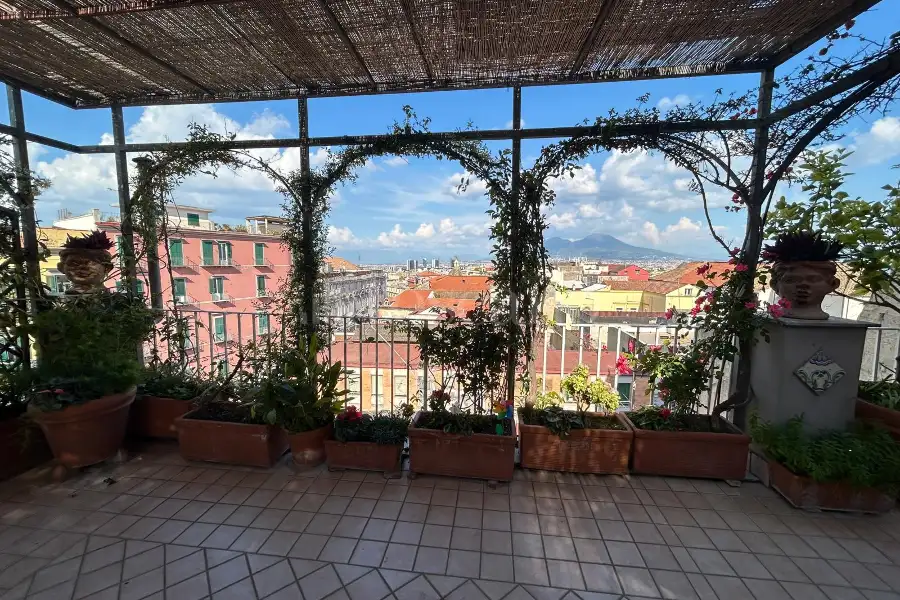 Attico in vendita di 350 mq a €685.000 (rif. 5/2025)