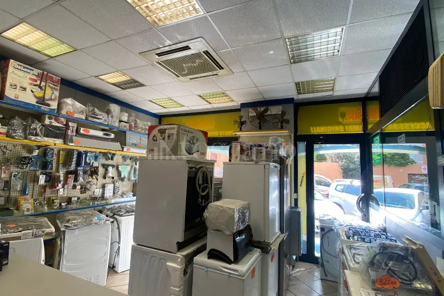 Negozio in vendita di 39 mq a €89.000 (rif. 12/2026)