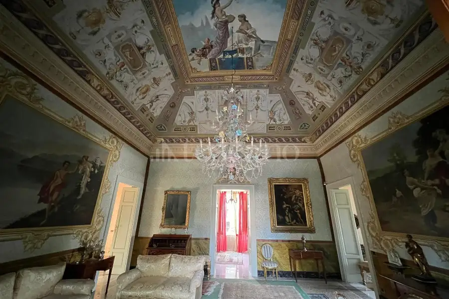 Villa in vendita di 603 mq a €1.770.000 (rif. 21/2023)