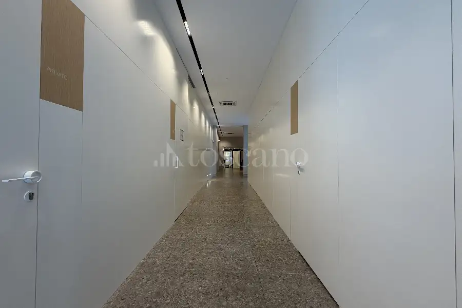 Negozio in vendita di 530 mq a €2.300.000 (rif. 65/2026)