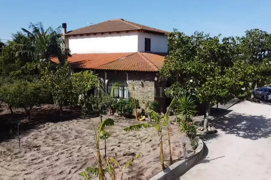 Villa in vendita di 300 mq a €290.000 (rif. 50/2025)