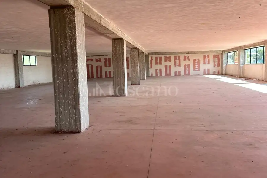 Negozio in vendita di 680 mq a €165.000 (rif. 150/2024)