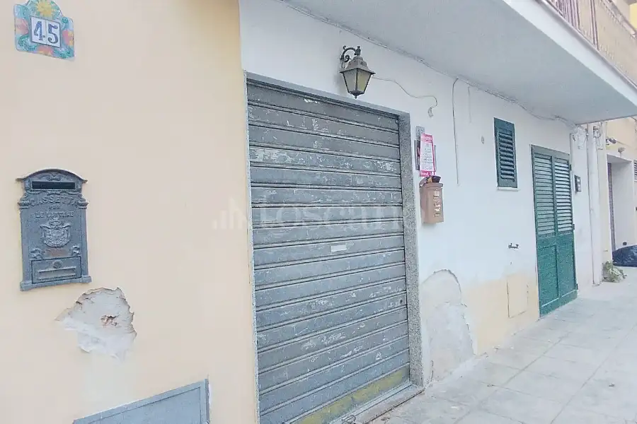 Negozio in vendita di 24 mq a €45.000 (rif. 42/2026)