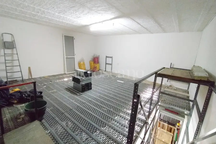 Negozio in vendita di 58 mq a €64.000 (rif. 84/2026)