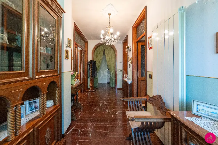 Villino a Schiera in vendita di 270 mq a €299.000 (rif. 98/2025)