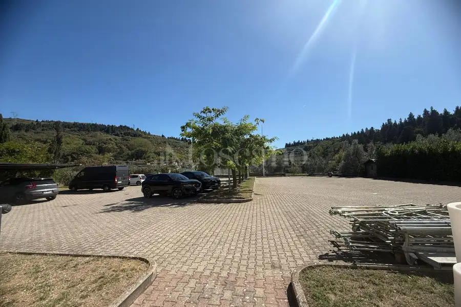 Negozio in affitto di 400 mq a €1.900 (rif. 56/2025)