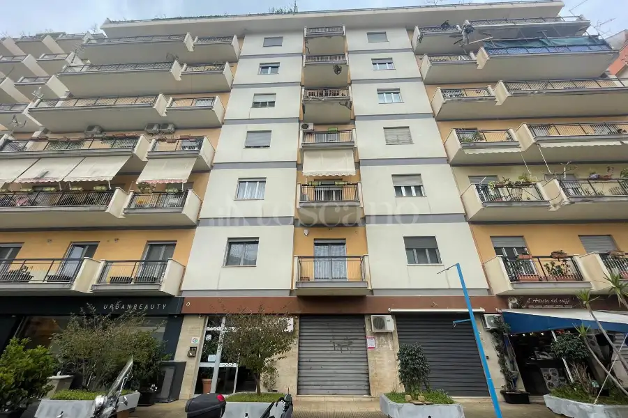 Negozio in vendita di 26 mq a €90.000 (rif. 17/2026)