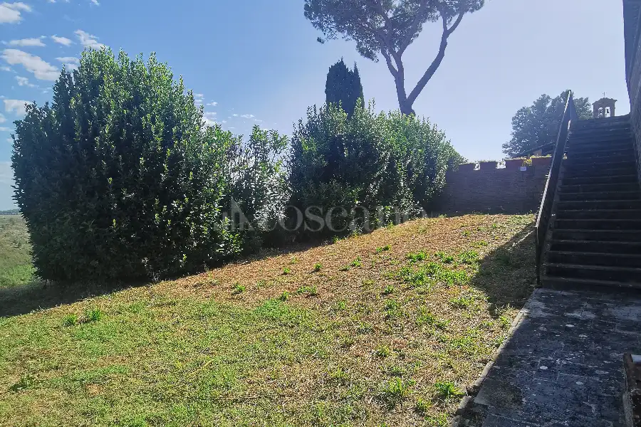 Casale in vendita di 1.200 mq a €470.000 (rif. 35/2023)