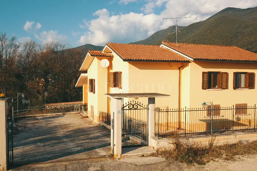 Villa in vendita di 270 mq a €255.000 (rif. 4/2026)