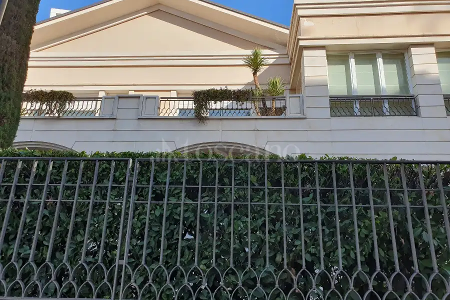 Villa in vendita di 800 mq trattativa riservata (rif. 23/2024)