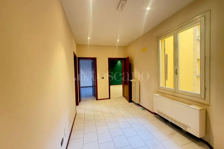 Ufficio in vendita di 365 mq a €1.050.000 (rif. 9/2026)