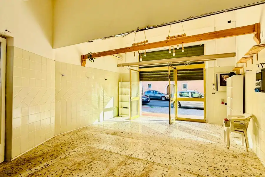 Negozio in affitto di 60 mq a €500 (rif. 48/2026)