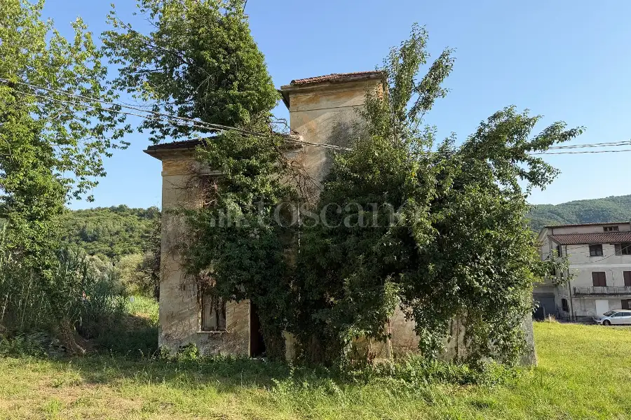Edificabile Residenziali in vendita di 200 mq a €85.000 (rif. 5/2026)