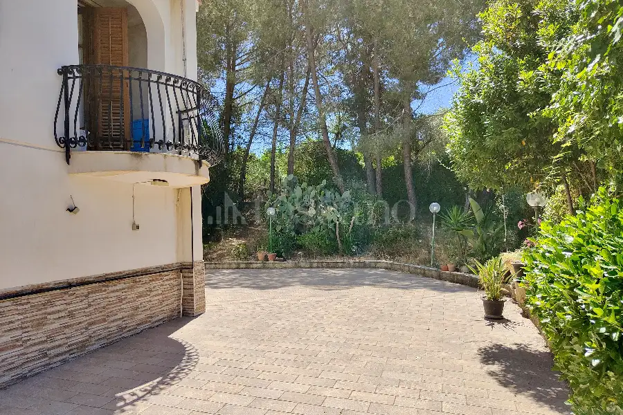 Villa in vendita di 500 mq a €255.000 (rif. 41/2026)