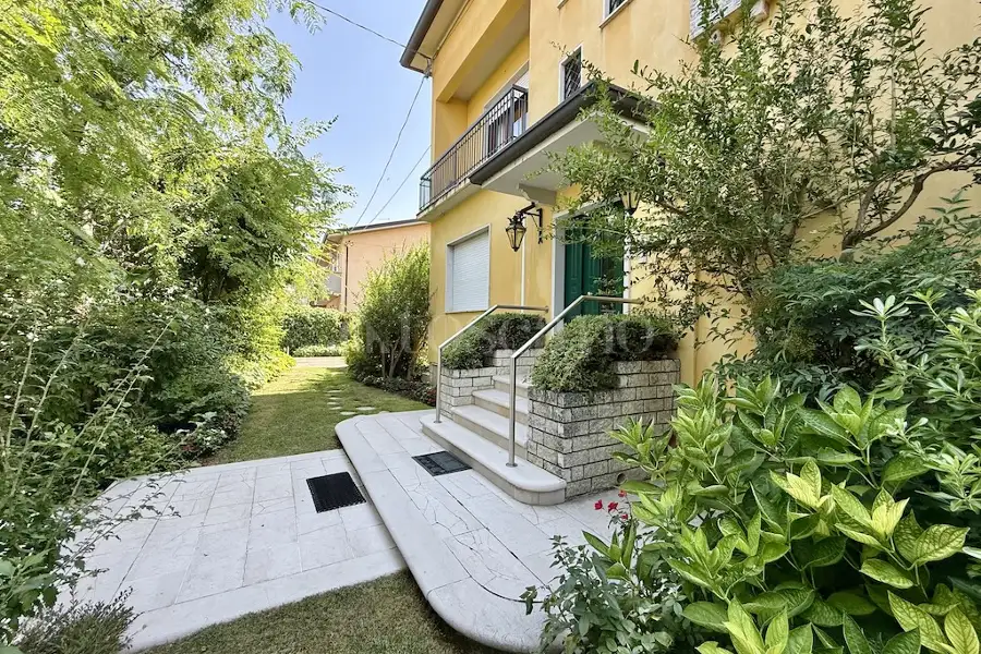 Casa Indipendente in vendita di 200 mq a €490.000 (rif. 31/2026)