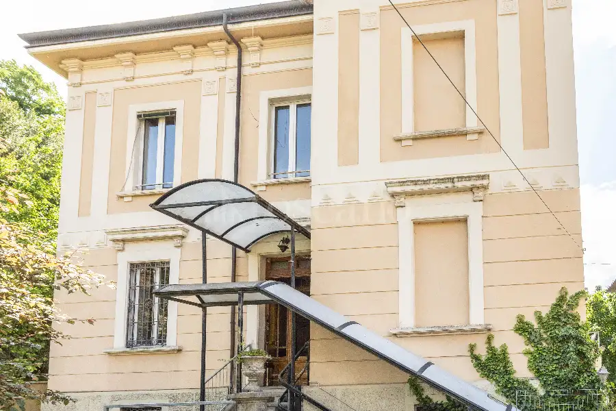 Villa in vendita di 800 mq a €3.500.000 (rif. 22/2026)
