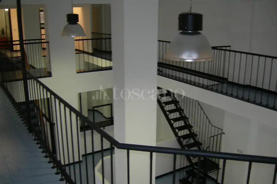 Negozio in vendita di 350 mq a €339.000 (rif. 6/2026)