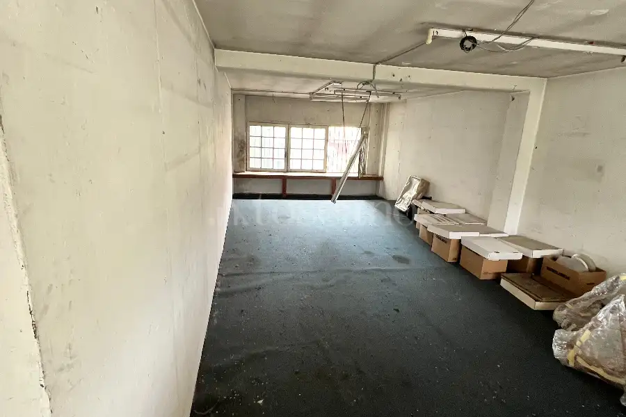 Negozio in vendita di 85 mq a €235.000 (rif. 5/2025)