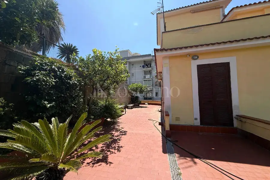 Palazzo in vendita di 440 mq a €3.400.000 (rif. 27/2026)