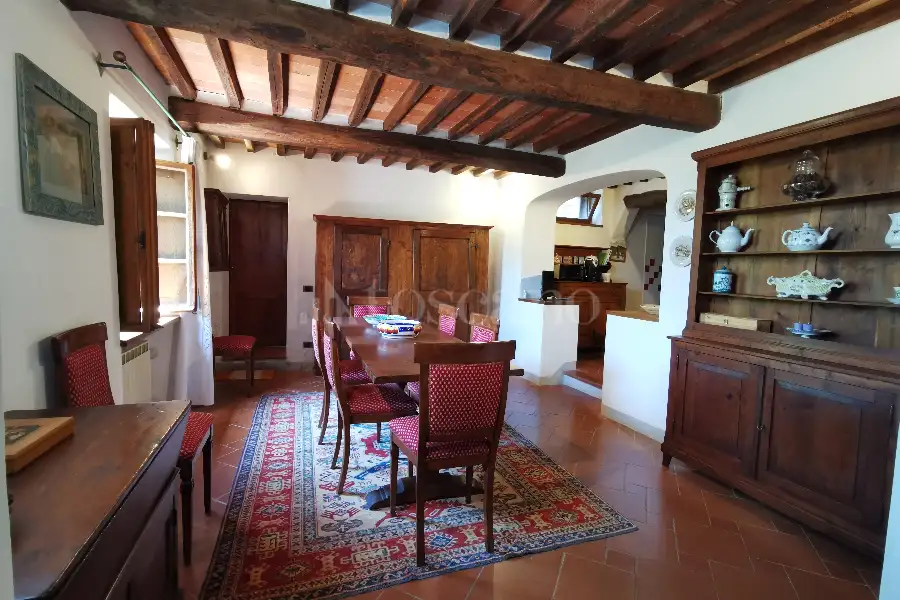 Casale in vendita di 300 mq a €570.000 (rif. 24/2022)