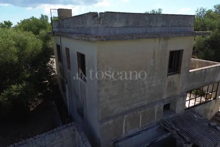 Villa in vendita di 10.000 mq a €230.000 (rif. 99/2025)
