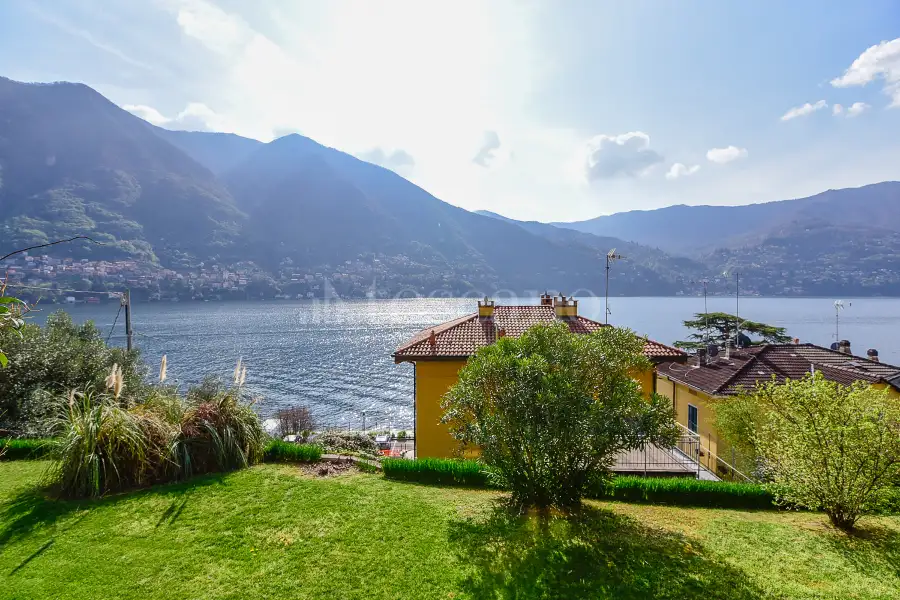 Villa Plurifamiliare in vendita di 400 mq a €3.150.000 (rif. 11/2025)