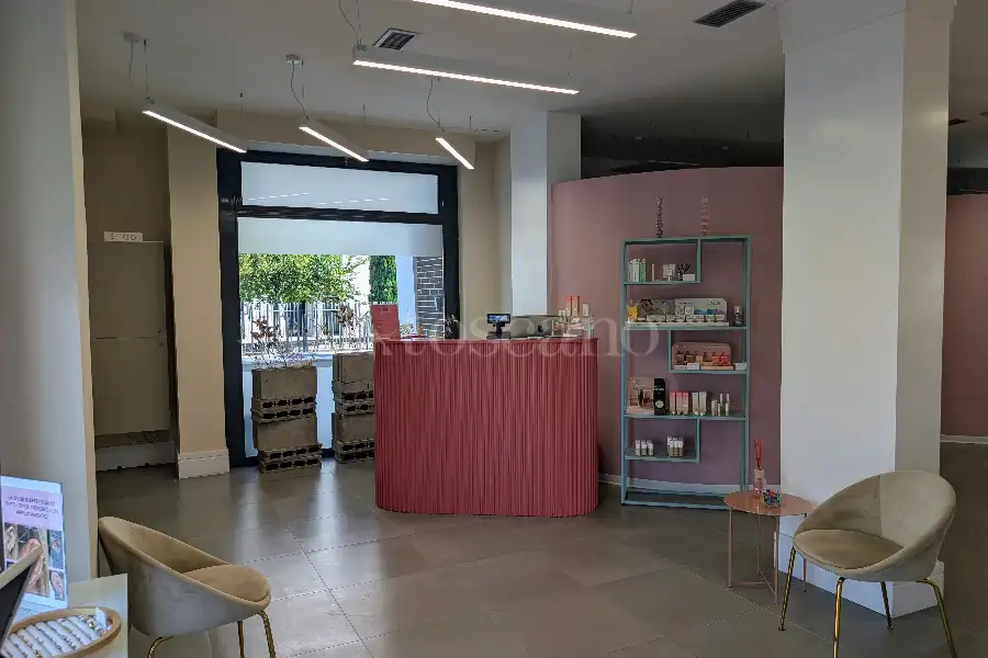 Negozio in vendita di 135 mq a €450.000 (rif. 3/2026)